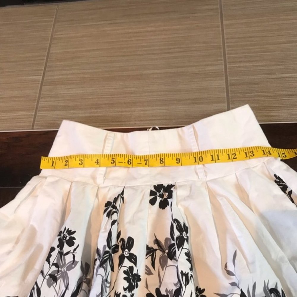 Coco & Tashi classic floral skirt size Medium - Picture 6 of 8